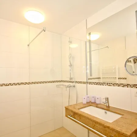 Strandresort Rex Rugia Ferienwohnung 10-2 Mit Sauna- Und Schwimmbadnutzung Im Ahoi Sellin Διαμέρισμα *