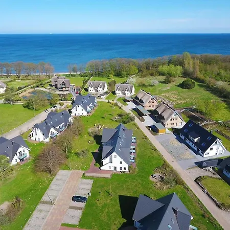 Strandnahe Fewo: Seaside Retreat With Terrace And Access Apartment *