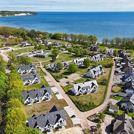 Strandnahe Mit Terrasse, Gratis Nutzung Vom Ahoi Erlebnisbad Und Sauna In Sellin - Rex Rugia 10-2 로베